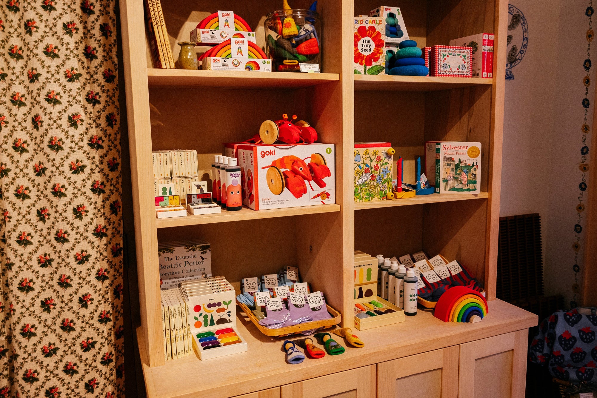 The Tiny Seed Board Book - Image 4