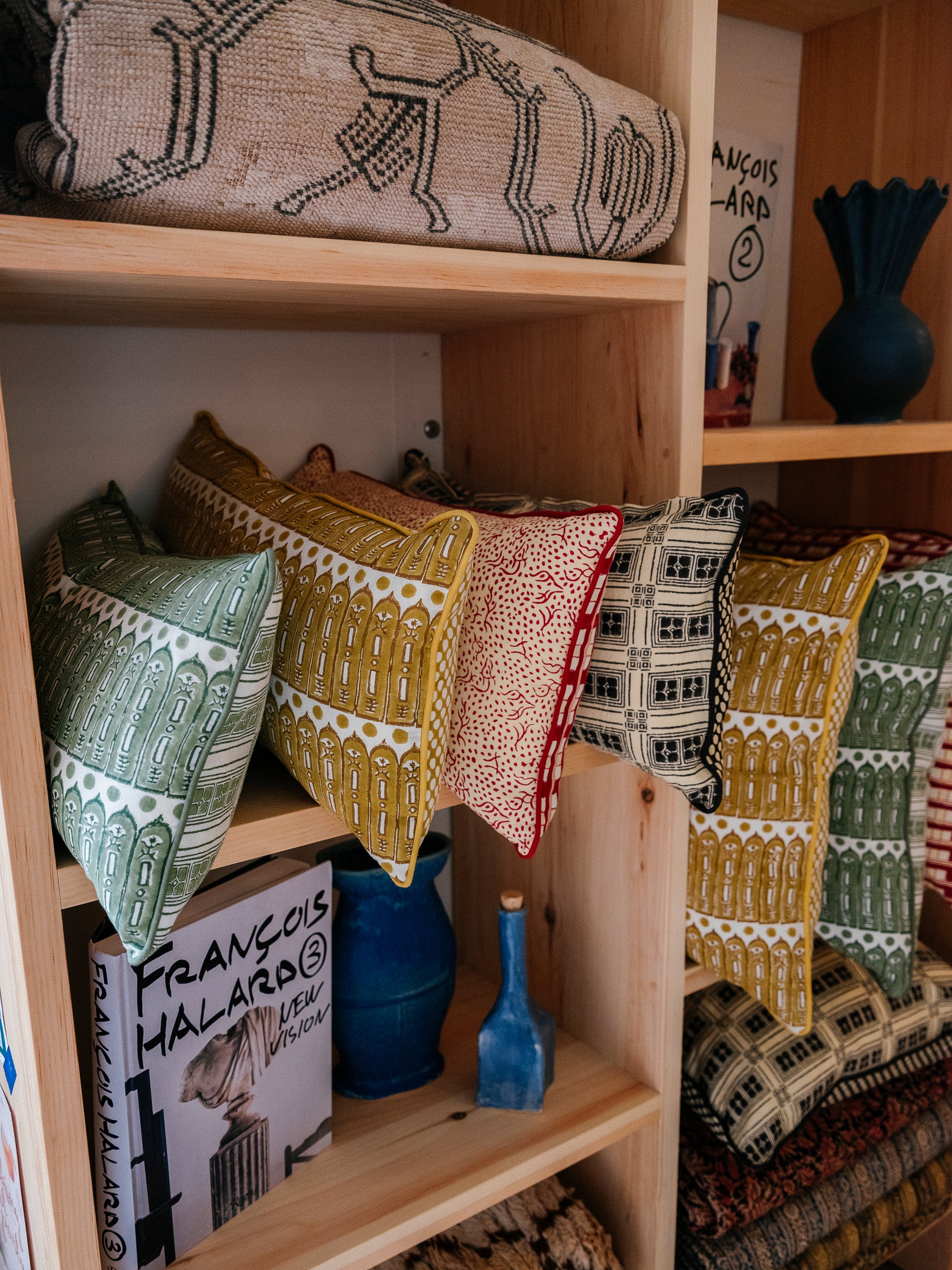 Aurea Lumbar Pillow - Image 4